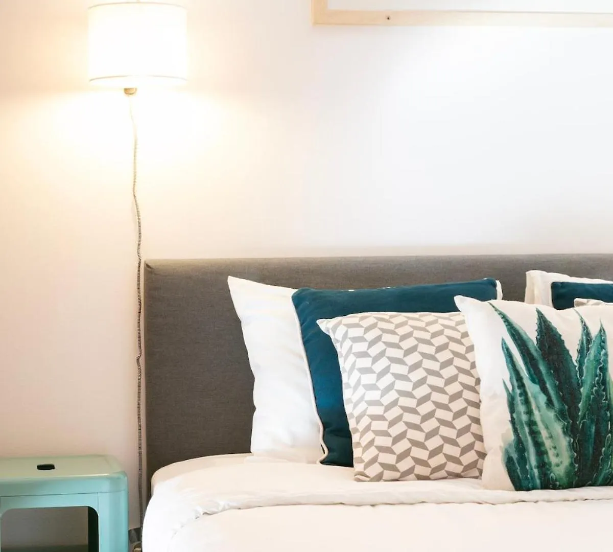 Apartment Cozy Flat With Bright Balcony Trendiest Neighborhood! Lisbon