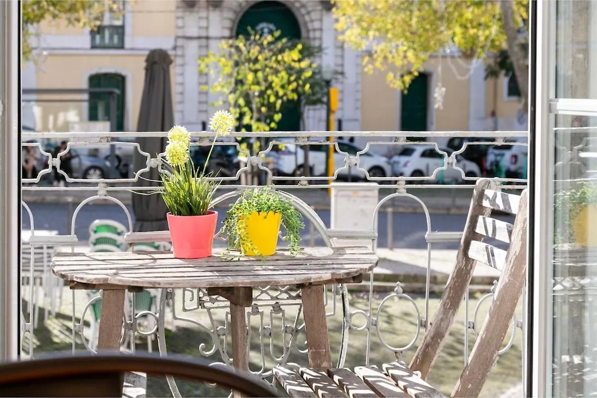 Cozy Flat With Bright Balcony Trendiest Neighborhood! Lisbon 0*,  Portugal