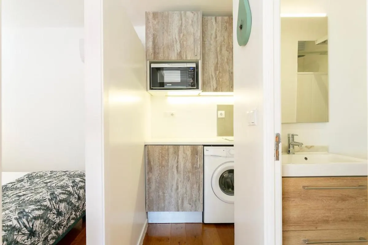 Apartment Cozy Flat With Bright Balcony Trendiest Neighborhood! Lisbon Portugal