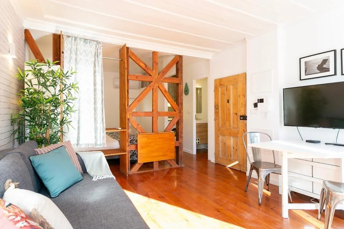 Cozy Flat With Bright Balcony Trendiest Neighborhood! Lisboa